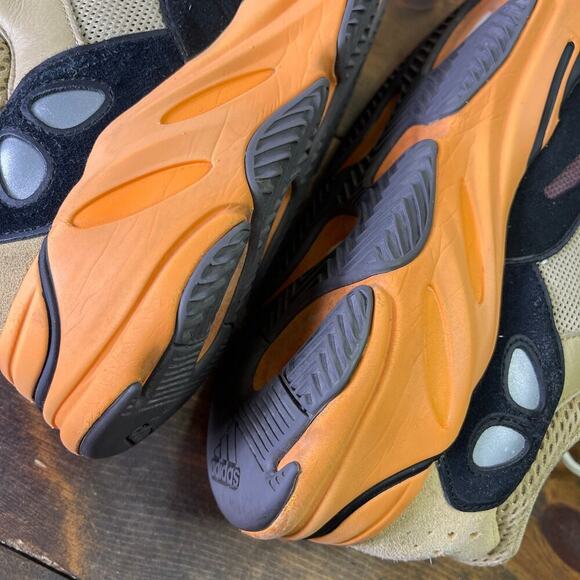 adidas Yeezy Boost 700 Enflame Amber Men's size US 10 Beige Brown AUTHENTIC - Picture 14 of 16